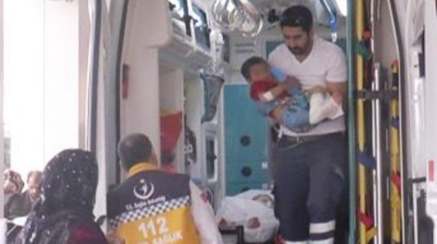 &Uuml;zerine Kaynar Su D&ouml;k&uuml;len Kardeşler Hastanelik Oldu