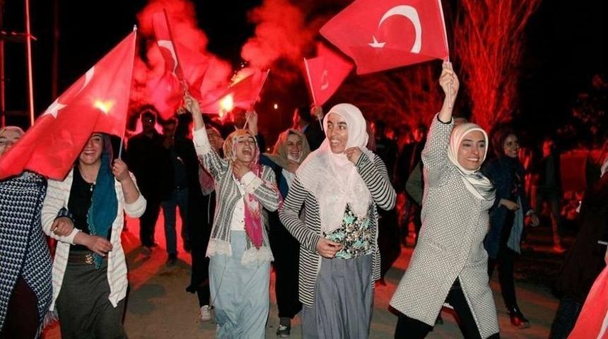 Taşkesenlioğlu,tekman&rsquo;da Bayrak A&ccedil;tı