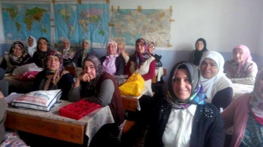 Kadın Çiftçilere Fındıkta Küllenme Hatalığı Dersi Verildi