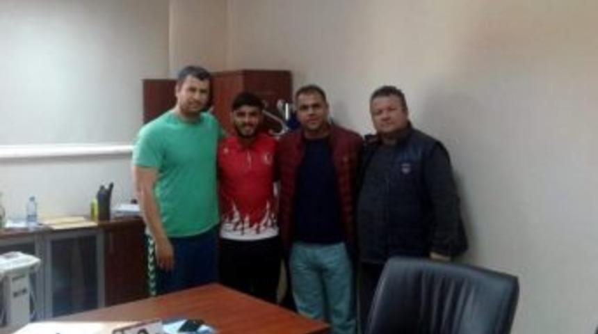 Adıyaman Belediyesi İşitme Engelliler Futbolcusu Milli Takıma Davet Edildi