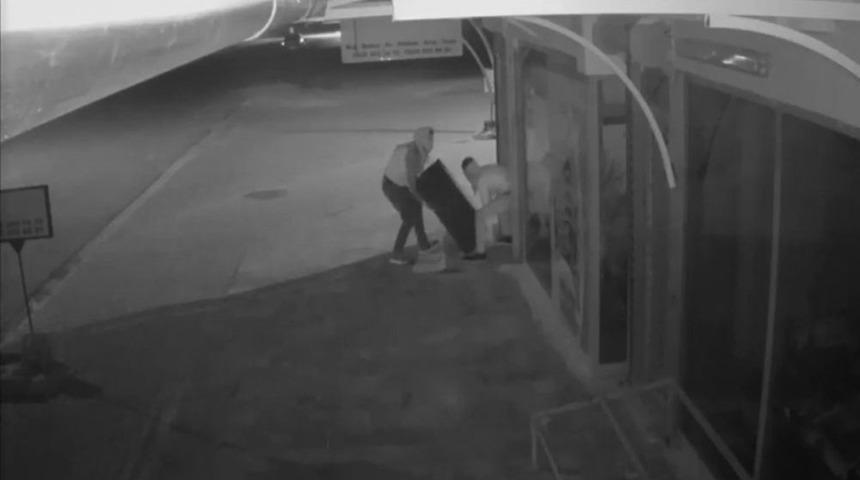 &Ccedil;elik Para Kasasını B&ouml;yle &Ccedil;aldılar