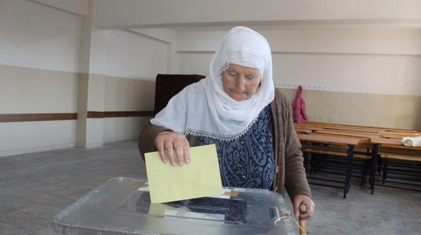 Adıyaman&rsquo;ın T&uuml;m İl&ccedil;elerinde &lsquo;evet&rsquo; Oyu Y&uuml;ksek &Ccedil;ıktı