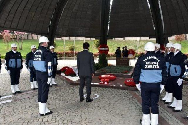 Beşiktaş Belediye Başkanı Hazinedar, Özal'ı Kabri Başında Andı