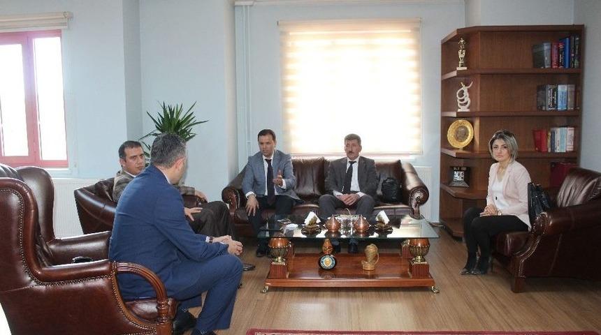 &Uuml;nye&rsquo;de &Uuml;&ccedil; Okula &ldquo;beyaz Bayrak&rdquo;