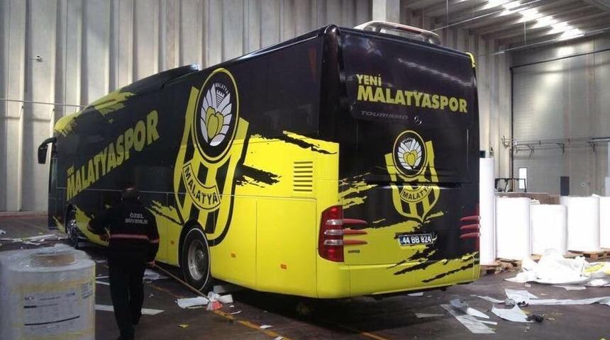 Evkur Yeni Malatyaspor&rsquo;un Yeni Takım Otob&uuml;s&uuml; Teslim Edildi