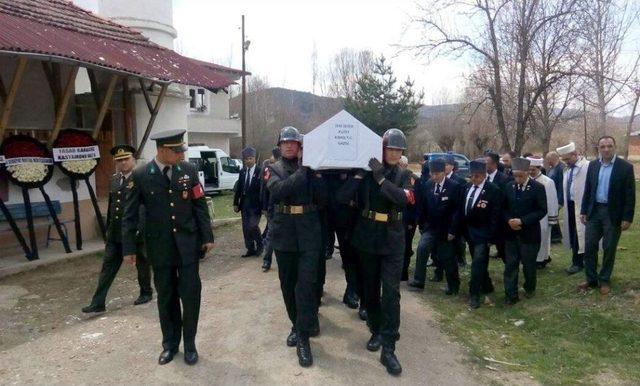 Kıbrıs Gazisi Son Yolculuğuna Askeri Törenle Uğurlandı