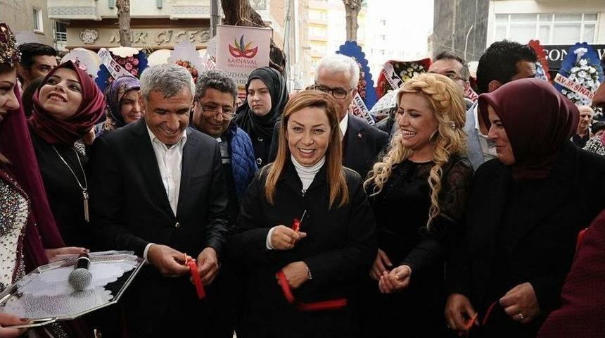 Siyasiler A&ccedil;ılışta Bir Araya Geldi