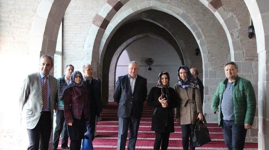 B&uuml;y&uuml;kel&ccedil;iler Battalgazi&rsquo;nin Tarihi Ve K&uuml;lt&uuml;rel Yerlerini Gezdi