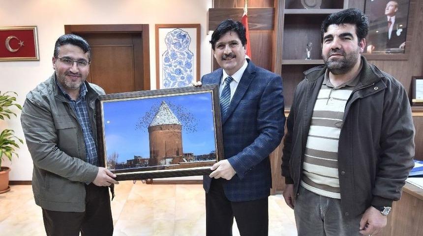 Fotoğraf&ccedil;ılardan Rekt&ouml;r Yardım&rsquo;a Ziyaret