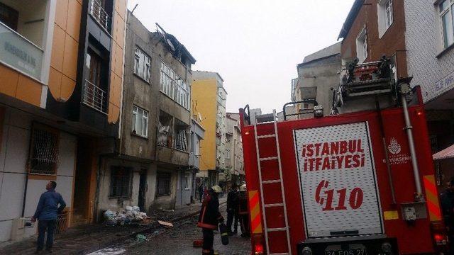 Sultangazi’de Korkutan Çatı Yangını