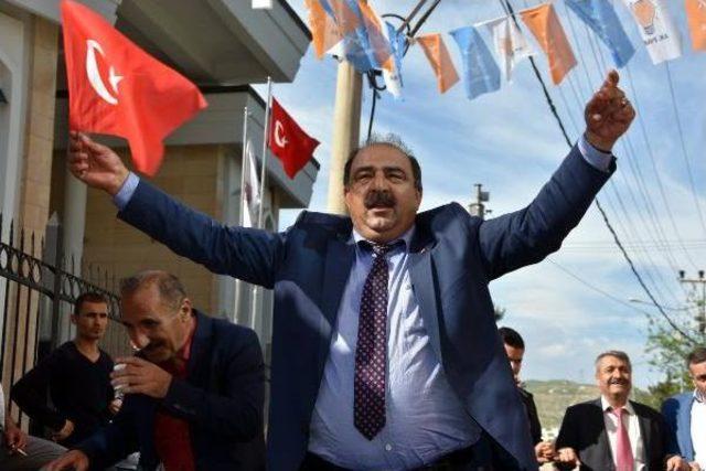 Cizre'de Yüzde 81.26 'hayır' Oyu Çıktı Ama Ak Parti Halaylı Kutlama Yaptı