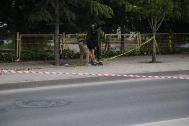 Polis Merkezinin Yakınına Bırakılan Ayakkabı Kutusu Fünye Ile Patlatıldı