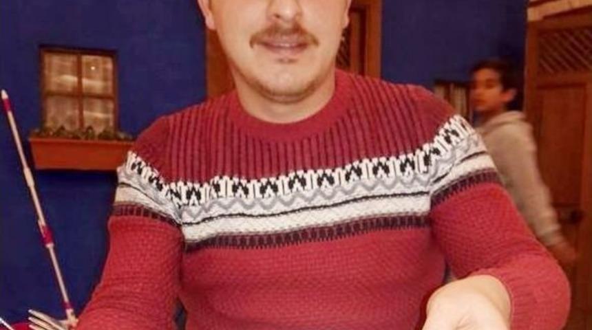 Akli Dengesi Yerinde Olmayan Gen&ccedil; Tartıştığı Şahsı Sokak Ortasında Bı&ccedil;akladı