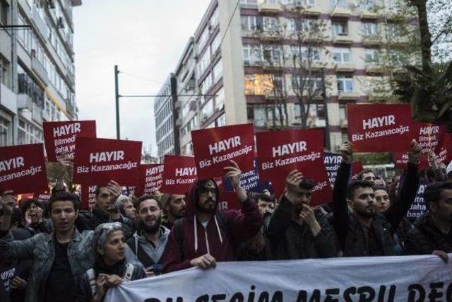 İstanbul'da Referandum Sonucuna Tepki Eylemleri