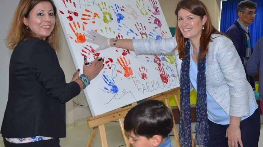 Aydın&rsquo;da D&uuml;nya Otizm Farkındalık Ayı Etkinliği Ger&ccedil;ekleşti