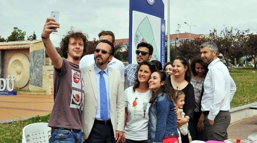 &Uuml;niversitelilerden &lsquo;alet &Ccedil;antası&rsquo; Projesine Destek