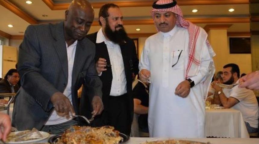 Diyarbakır'a Gelen Suudi Işadamlarının Kaburga Dolması Keyfi