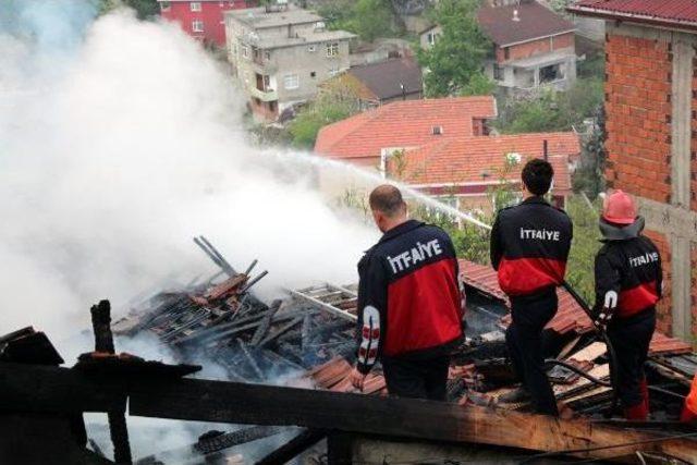 Evinde Yangın Çıkan Genç, Pencereden Atlayarak Kurtuldu