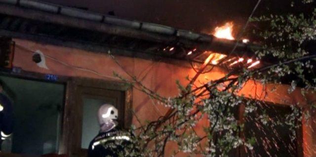 Silahla Ayağından Vurdukları Şahsın Evini Yaktılar 1