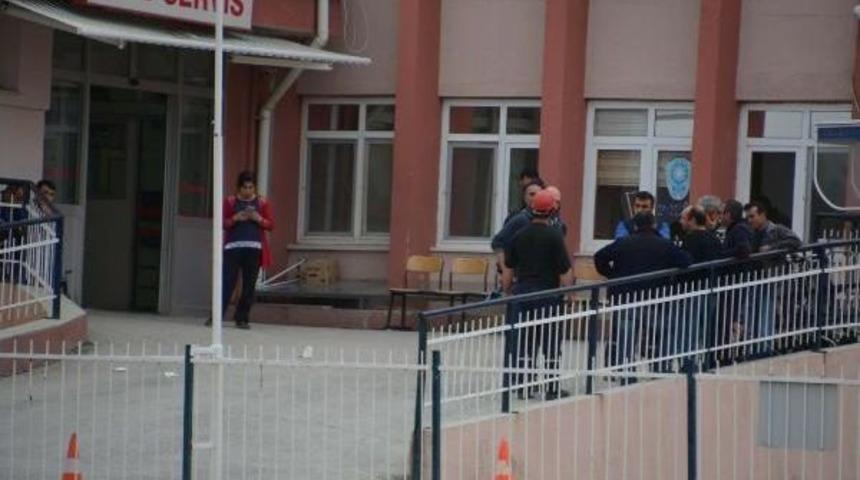 Fo&ccedil;a'da Demir-&Ccedil;elik Fabrikasında Patlama: 6 Yaralı