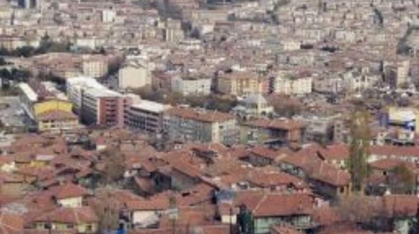 Ankara Kalesi Surlarında &Ouml;l&uuml;m Tehlikesi