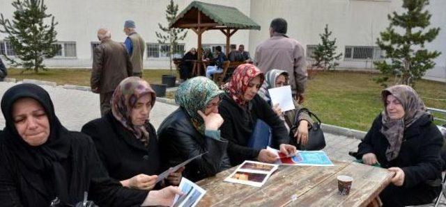 Polisin 'orantısız Gücü' Antrenörün Akıl Sağlığını Yeniden Bozdu