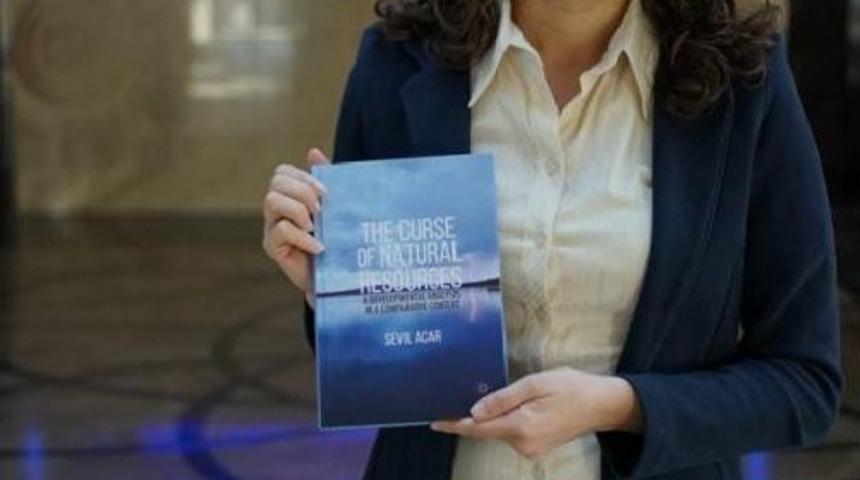 Do&ccedil;. Dr. Sevil Acar: Petrole Bağımlı &Uuml;lkelerde Tasarruf Yapılamıyor