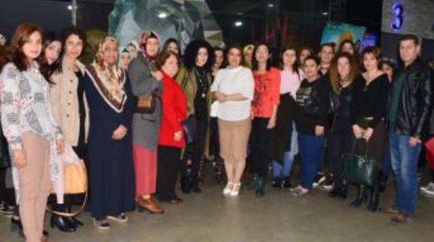 Mahalle Evlerinin Kadın Kursiyerleri &lsquo;tatlım Tatlım&rsquo; Filmini İzledi