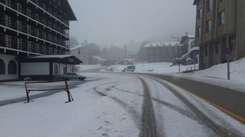 Uludağ&rsquo;a Nisan Karı