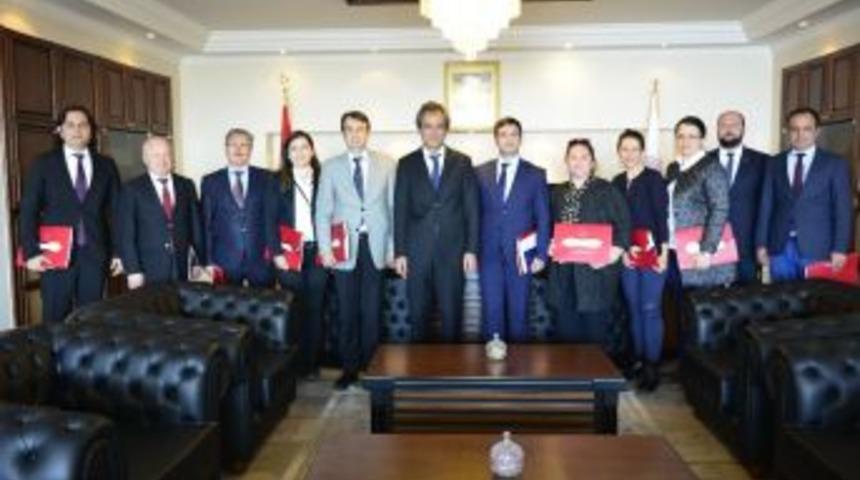 Rekt&ouml;r &Ouml;zer, Greenmetric &Ccedil;alıştayında Katkıda Bulunanlara Teşekk&uuml;r Etti