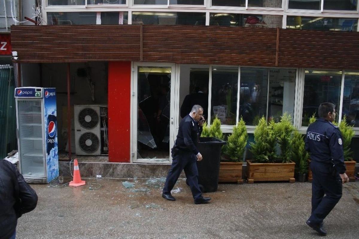 Cinnet Getiren Kafe &Ccedil;alışanı Patronunu &Ouml;ld&uuml;rd&uuml;