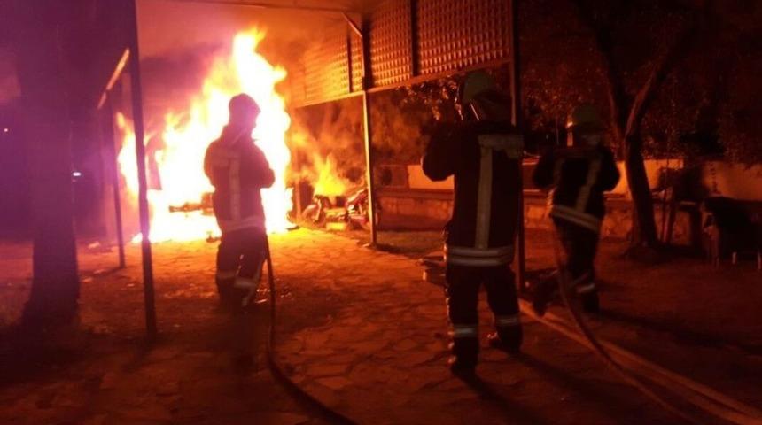 Tam Donanımlı Ambulansı Yaktı