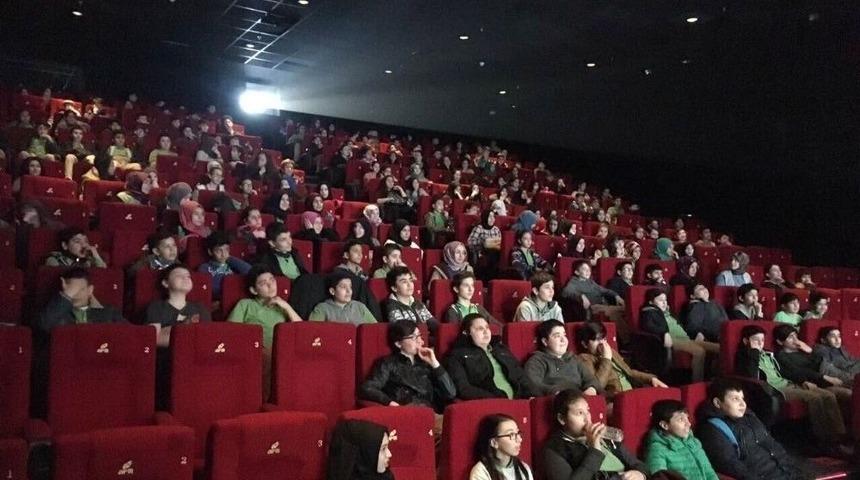 Beyoğlu&rsquo;nda 4 Bin &Ouml;ğrenci Daha Sinemayla Buluştu