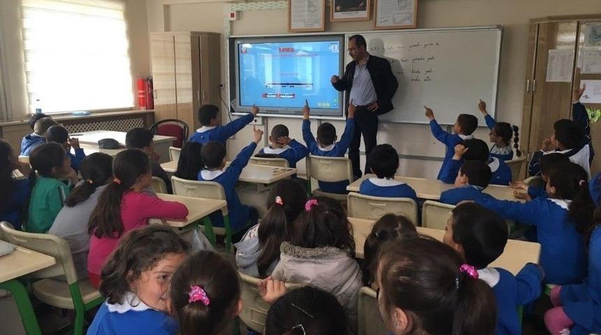 295 &Ouml;ğrenciye Trafik Eğitimi