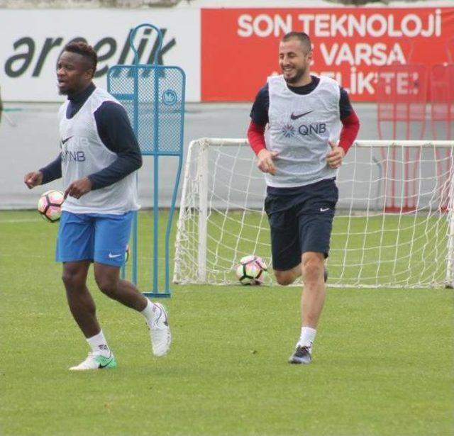 Trabzonspor’Da Neşeli Antrenman