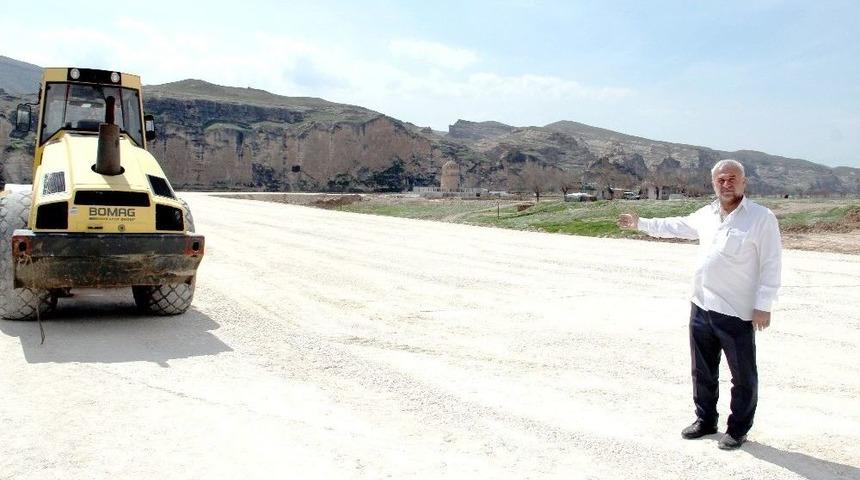 Zeynel Bey T&uuml;rbesi&rsquo;nin Taşınması Ertelendi