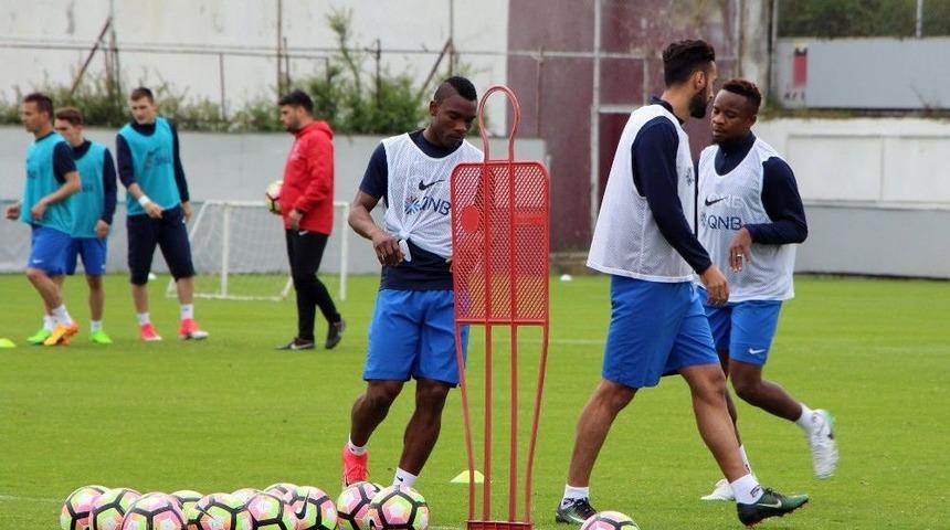 Trabzonspor, Antalyaspor Ma&ccedil;ı Hazırlıklarını S&uuml;rd&uuml;rd&uuml;