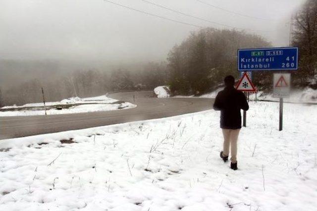 Bulgaristan Sınırında Nisan Karı 6 Santimi Buldu
