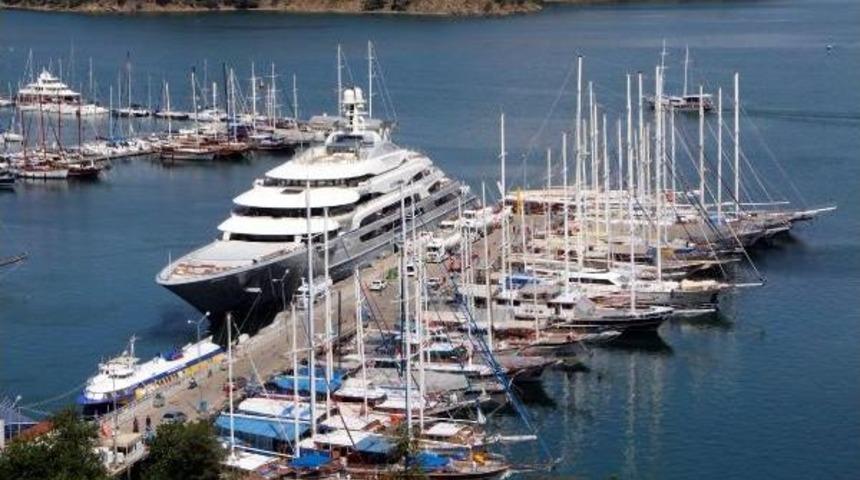 Rus Demir Kralının Yüzen Sarayı Fethiye'den 350 Bin Litre Yakıt Aldı