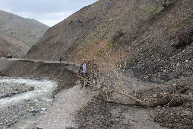 Muş’ta Gazeteciler Ve İşçiler Ölümden Döndü