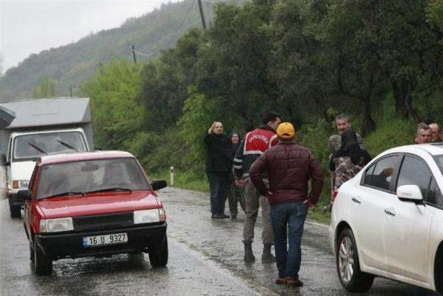 Orhangazi’De Pikapla Tır Çarpıştı: 2 Ölü, 4 Yaralı