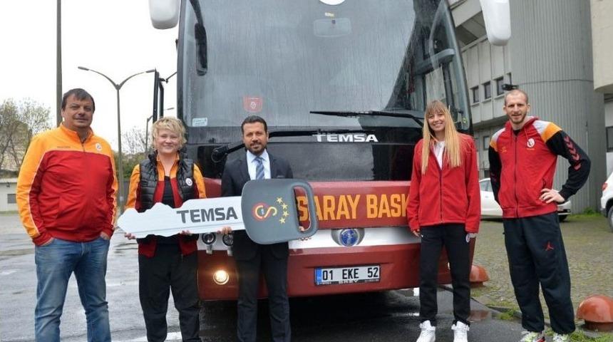 Galatasaray Yeni Otob&uuml;s&uuml;ne Kavuştu