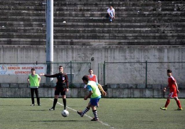 Futbol Oynarken Kanser Olduğunu Öğrendi, Futbolla Hastalığı Yendi