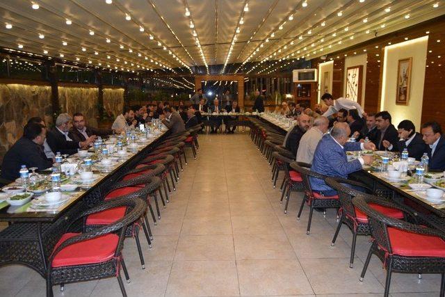 Ak Parti&rsquo;de Teşekk&uuml;r Toplantısı 1