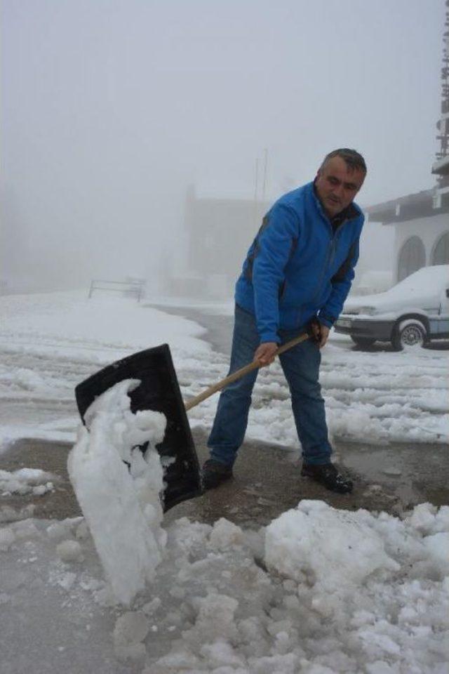 Uludağ'a Nisan Karı