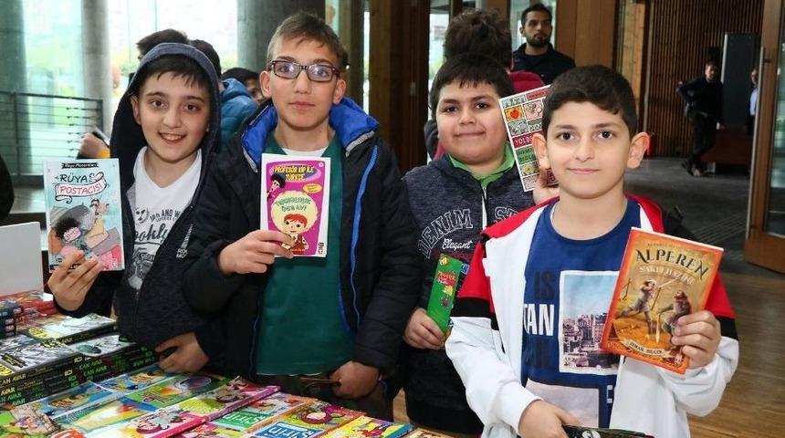 Ey&uuml;p&rsquo;te &Ccedil;ocuk Kitap Fuarı A&ccedil;ıldı