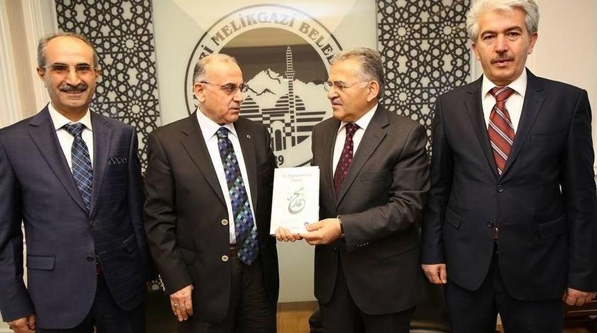 Melikgazi İl&ccedil;e M&uuml;ft&uuml;s&uuml; Musa Dolar, Başkan B&uuml;y&uuml;kkılı&ccedil;&rsquo;ı Ziyaret Etti