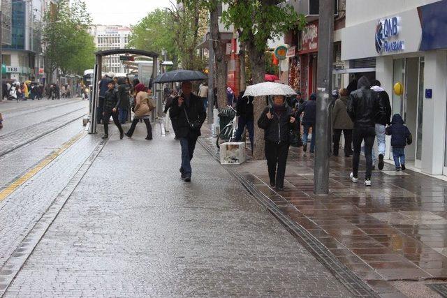 Yağmur Eskişehirlilere Zor Anlar Yaşattı