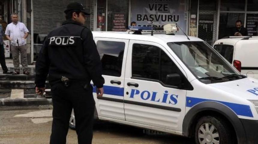 Gaziantep&rsquo;Te Ş&uuml;pheli Otomobilde Patlayıcı Arandı