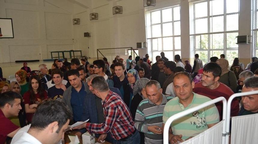 Kan Vermek İ&ccedil;in Sıraya Girdiler